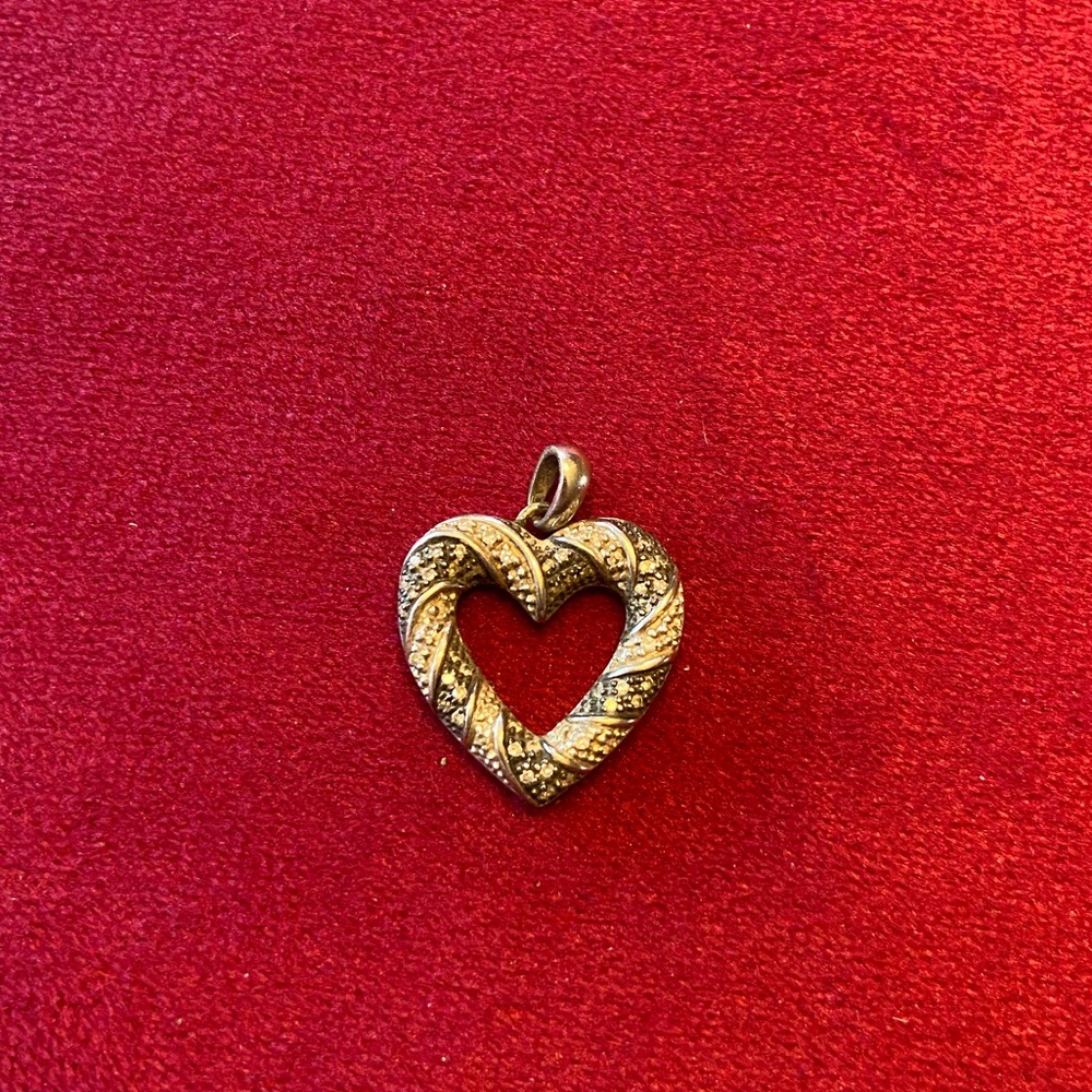Sterling Silver marcasite heart pendant, no chain.